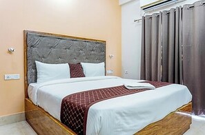 Double Room | Desk, free WiFi - Hotel Navneeta Grand Varanasi (Varanasi)