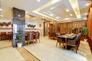 Restaurant - Hotel Velocity (New Delhi)