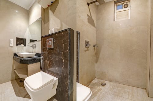 Deluxe Double Room, 1 Bedroom, Non Smoking, City View | Bathroom