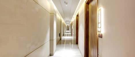 Habitación doble Deluxe, 1 habitación, para no fumadores, vista a la ciudad | Interior