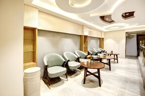 Double Room, Balcony, City View | Spa - Hotel Apple Park  (New Delhi)