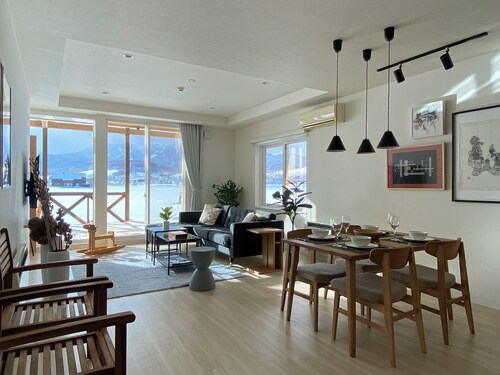 Akayane Lodge by H2 Life