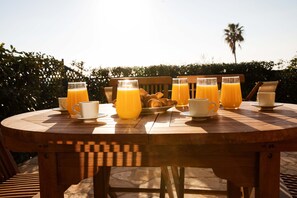 Design Apartment, Beach View | Outdoor dining - Glyfada Glow Suites by Corfuescapes (Corfu)