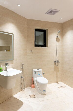 トリプルルーム | バスルーム