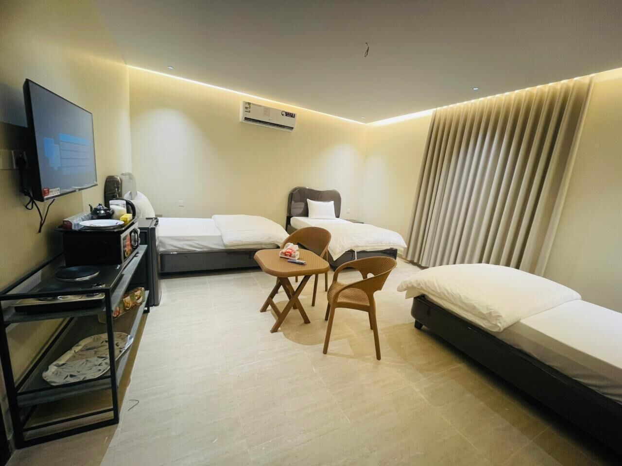 Triple Room | In-room safe, blackout drapes, free WiFi