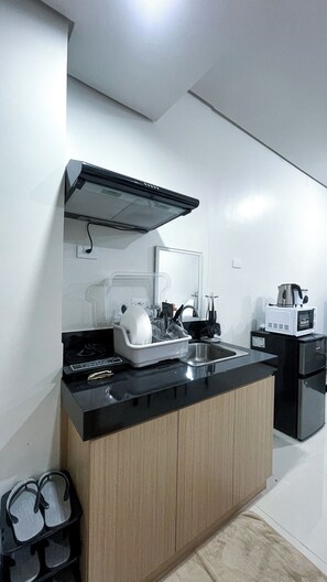 Shared Dormitory, 1 Bedroom, Private Pool | Interior - Room-comfortable Studio Stay Made for Re (Iloilo)