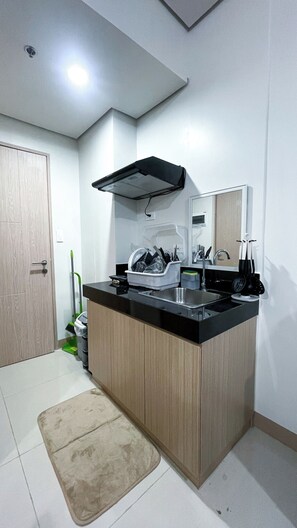 Shared Dormitory, 1 Bedroom, Private Pool | Interior - Room-comfortable Studio Stay Made for Re (Iloilo)