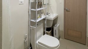 Dortoir Partagé, 1 chambre, piscine privée | Salle de bain