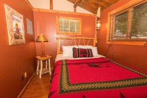 2 bedrooms, WiFi - Bear Cabin on Lake Colby, Saranac Lake (Saranac Lake)