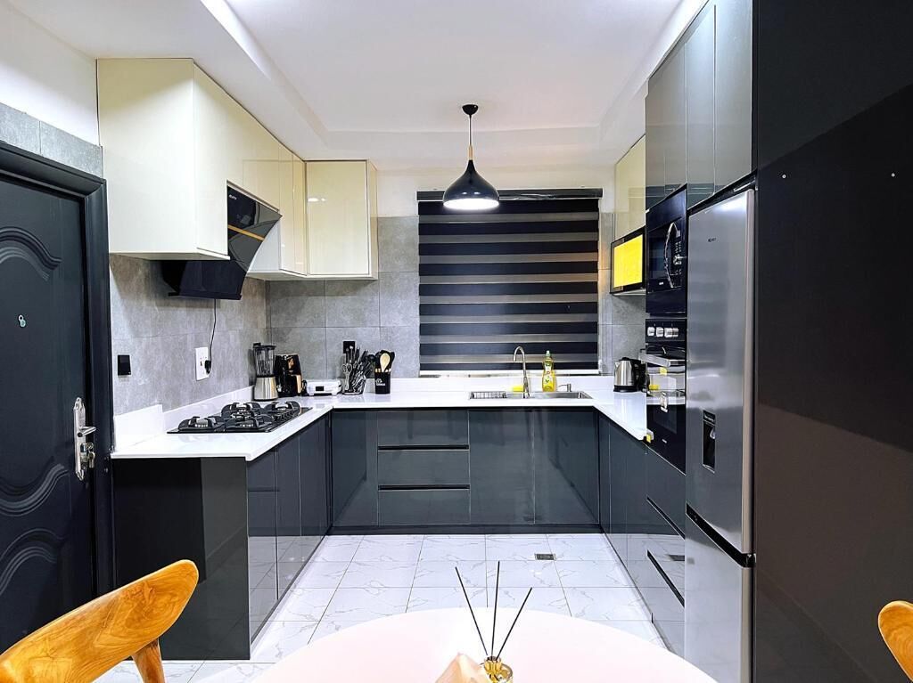 Appartamento Economy, balcone, vista città | Cucina privata | Frigorifero, microonde, forno, piano cottura
