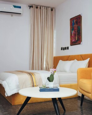 Appartement Économique, balcon, vue ville | Coffres-forts dans les chambres, bureau