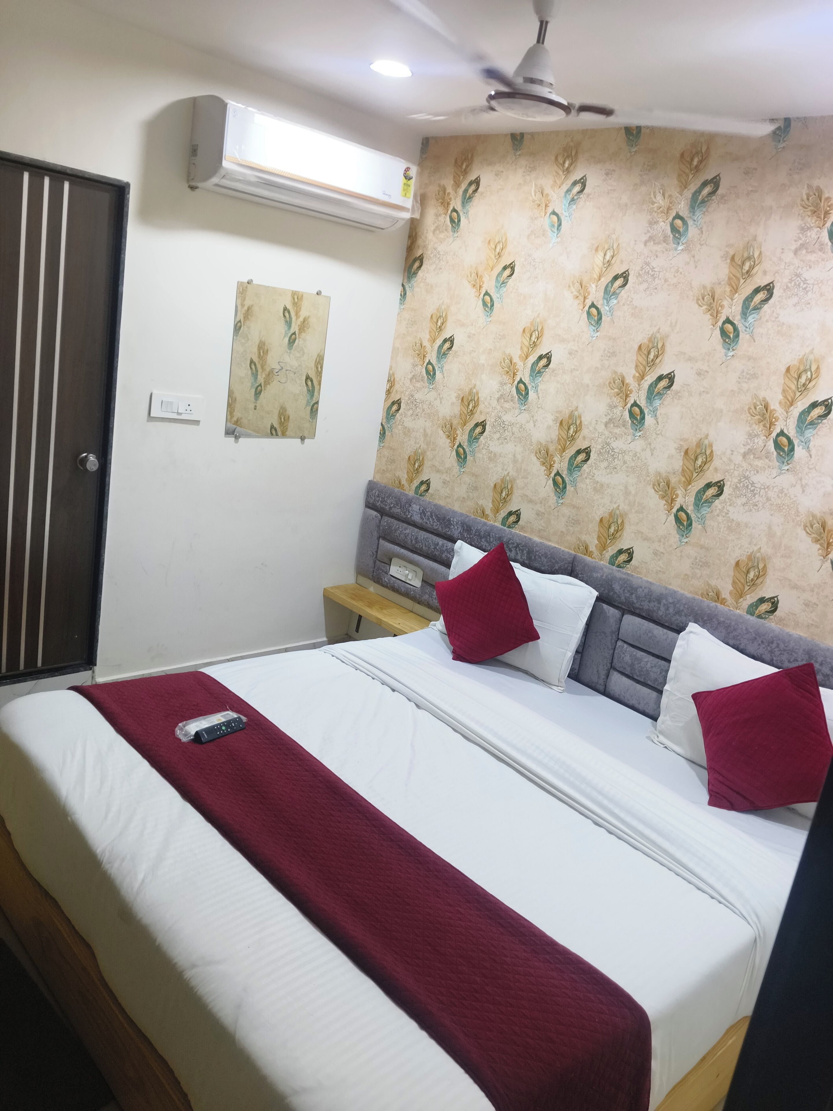 Deluxe Double Room, City View | Laptop workspace, free WiFi