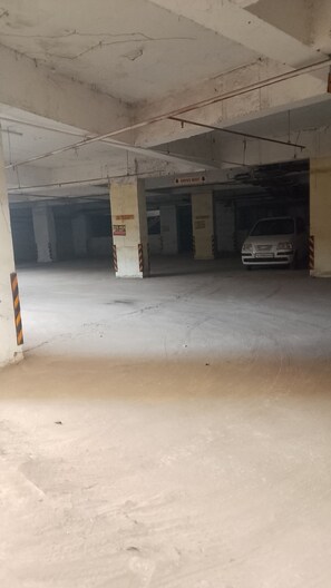 Property grounds - Hotel Dream (Ahmedabad)