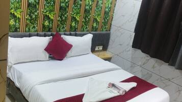 Deluxe Double Room, City View | Laptop workspace, free WiFi