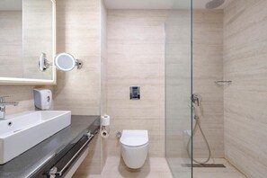 Basic Room, Partial Sea View | Bathroom | Free toiletries, hair dryer, towels, soap - Arsuz Jumanah Hotel (Arsuz)