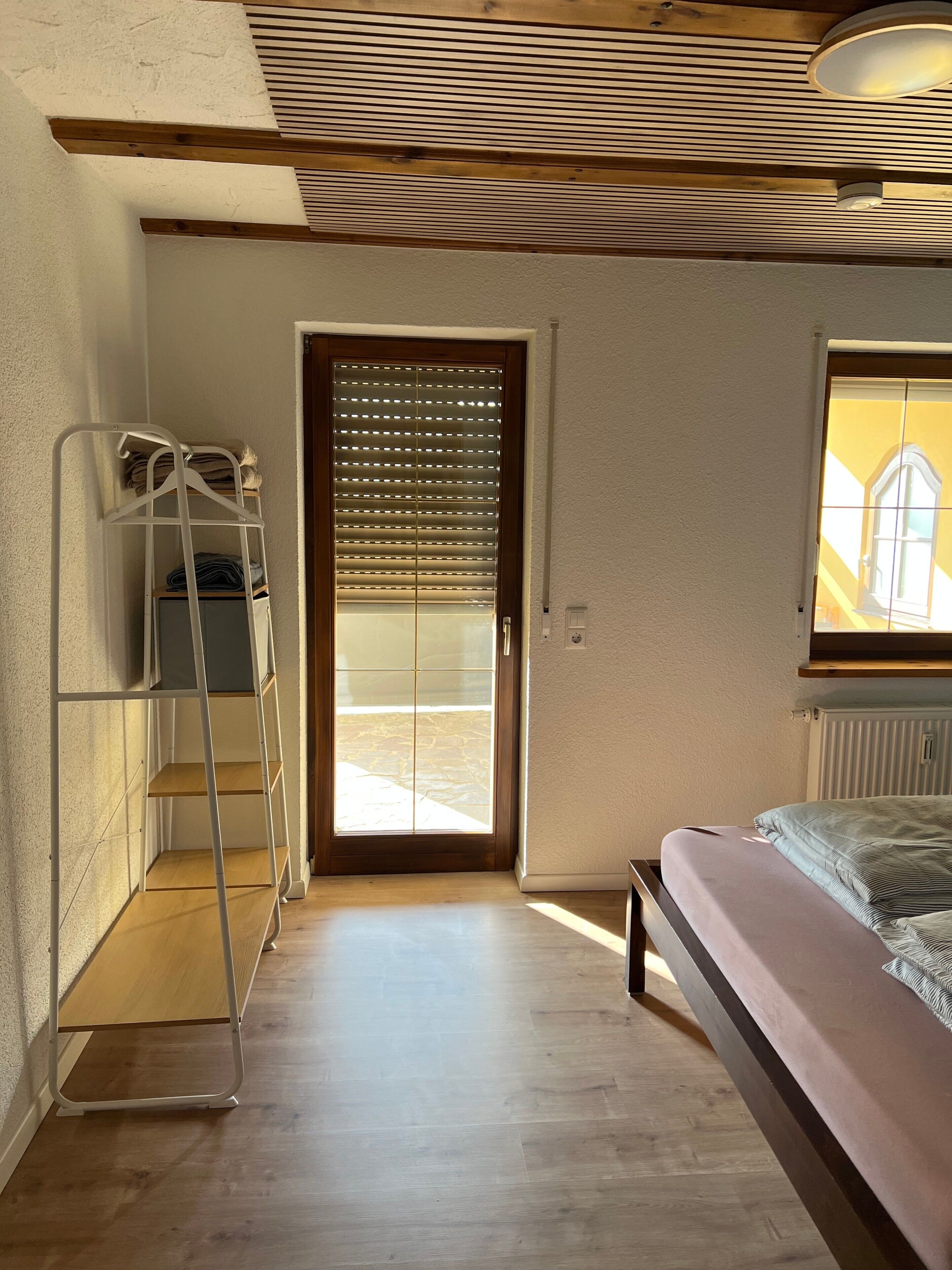 Strykjärn/strykbräda, wi-fi och sängkläder