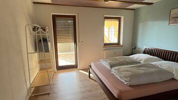 Bügeleisen/Bügelbrett, WLAN, Bettwäsche