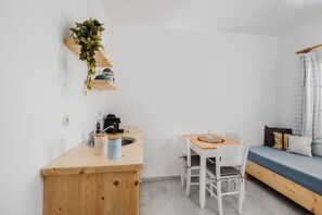 Deluxe Suite, Sea View | Private kitchen | Mini-fridge, stovetop, espresso maker, electric kettle - Naxos Aethereal view (Naxos)