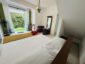 3 bedrooms, internet, bed sheets