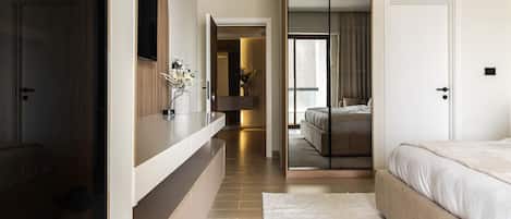 5 bedrooms, in-room safe, iron/ironing board, free WiFi