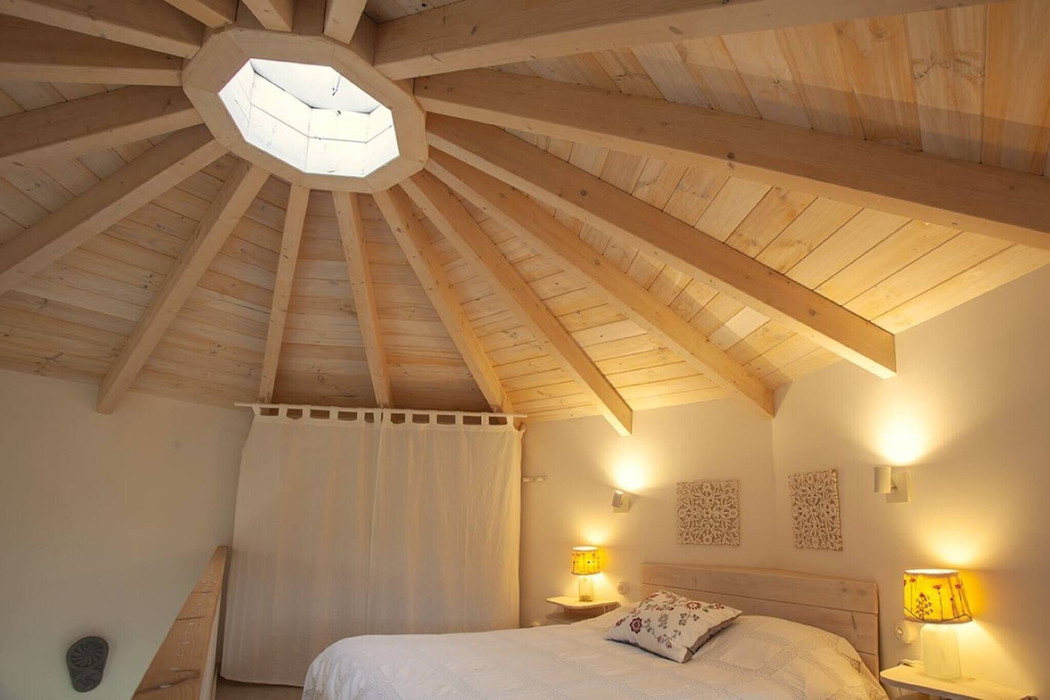 Strykejern/-brett, internettilgang og sengetøy