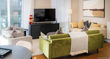 Luxurious 3-Bedroom Apartment with Private Indoor Pool in London