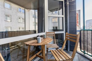 Outdoor dining - 3-2-1meins Röntgen Remscheid – Modern Apartment for Up to 3 Guests (Remscheid)