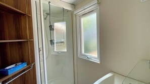 Shower, hair dryer - JF79 Mobile Home - 2 Bedrooms  in Family Campsite (Les Mathes)