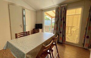 Dining - JF79 Mobile Home - 2 Bedrooms  in Family Campsite (Les Mathes)