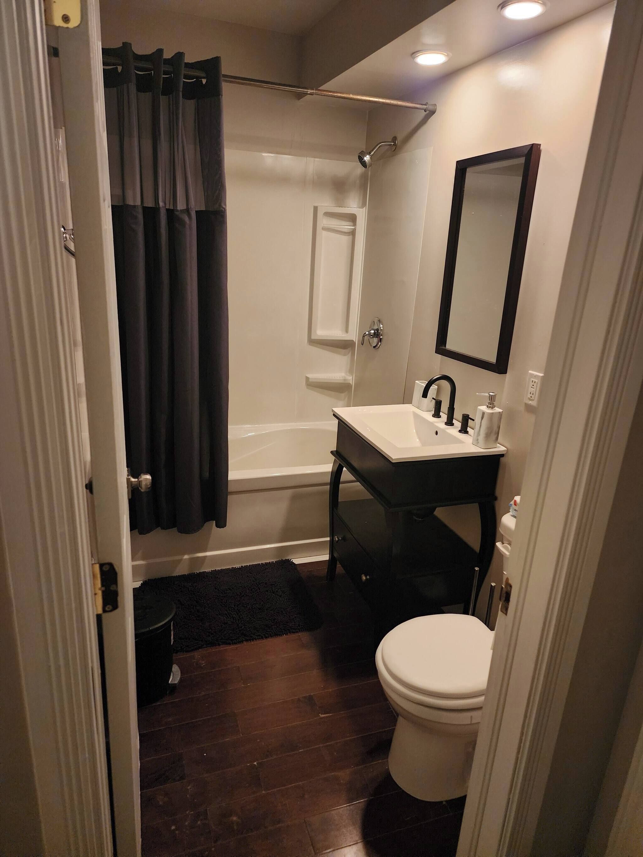 Room, 1 Bedroom, Balcony | Bathroom