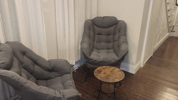 客房, 1 間臥室, 露台 | 客廳