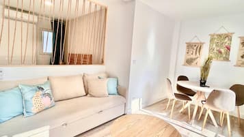 Deluxe Apartment, Balcony, Courtyard View | Living area