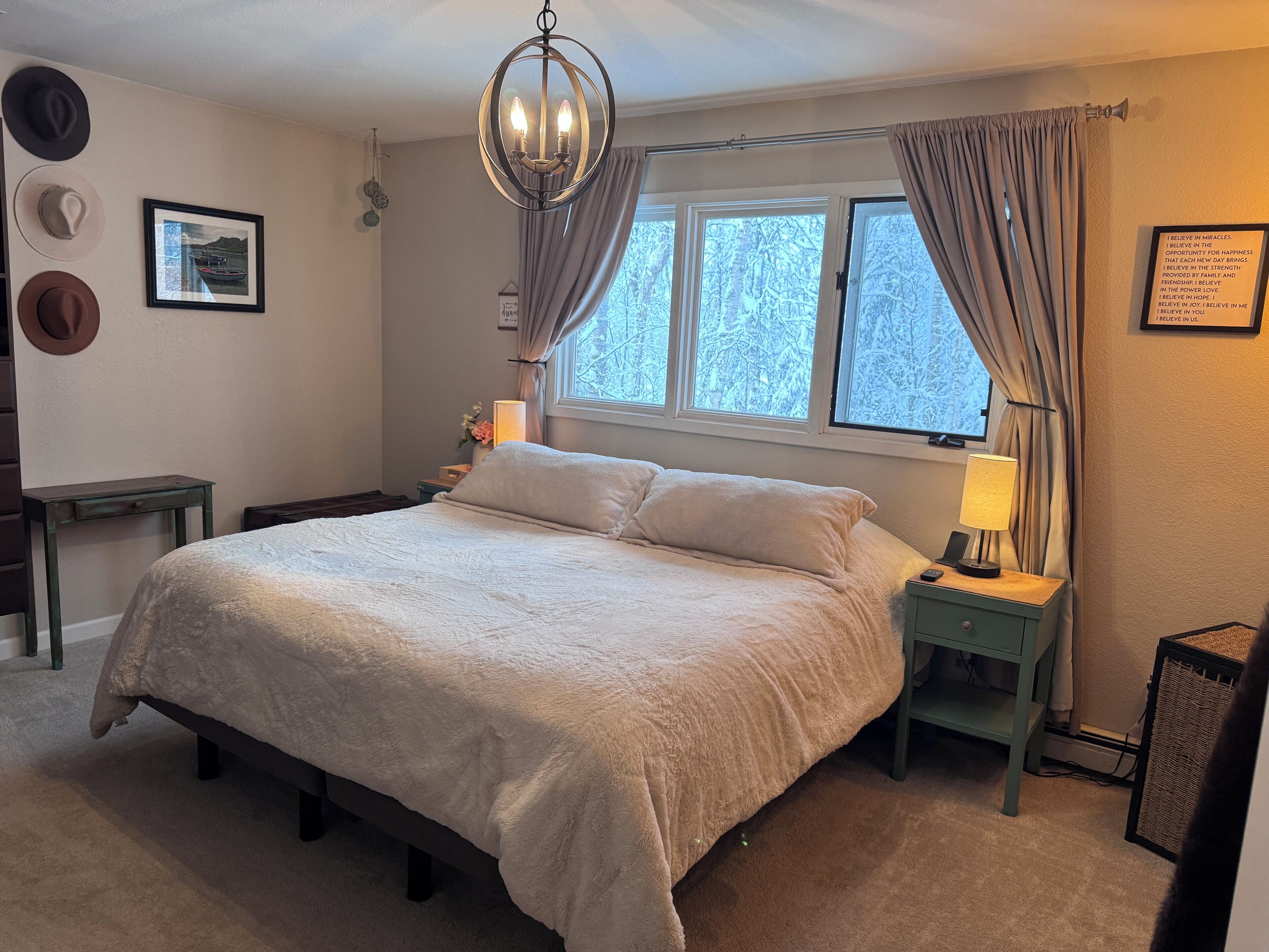 3 室のベッドルーム、アイロン / アイロン台、インターネット、ベッドシーツ