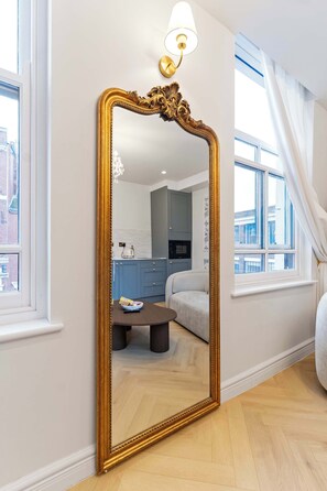 Interior - Parisian Apartment Birmingham’s Jewellery Quarter (Birmingham)