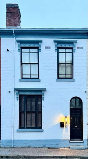 Exterior - Parisian Apartment Birmingham’s Jewellery Quarter (Birmingham)