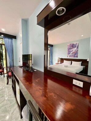 Standard Double Room, Balcony | In-room safe, desk, free WiFi - Riviera Guesthouse Patong (Patong)