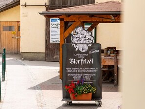 Outdoor dining - Double room without balcony - Landgasthof Bierfriedl (Pruggern)