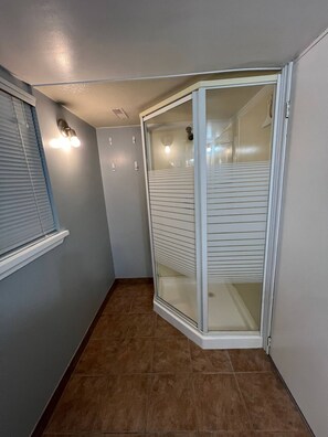 Studio, 1 chambre | Salle de bain