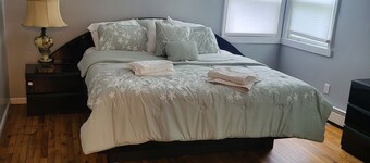 Charming 3-bedroom house with AC in Deer Park