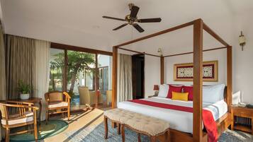 Amara 4 Bedroom Villa | In-room safe, desk, blackout curtains, free WiFi