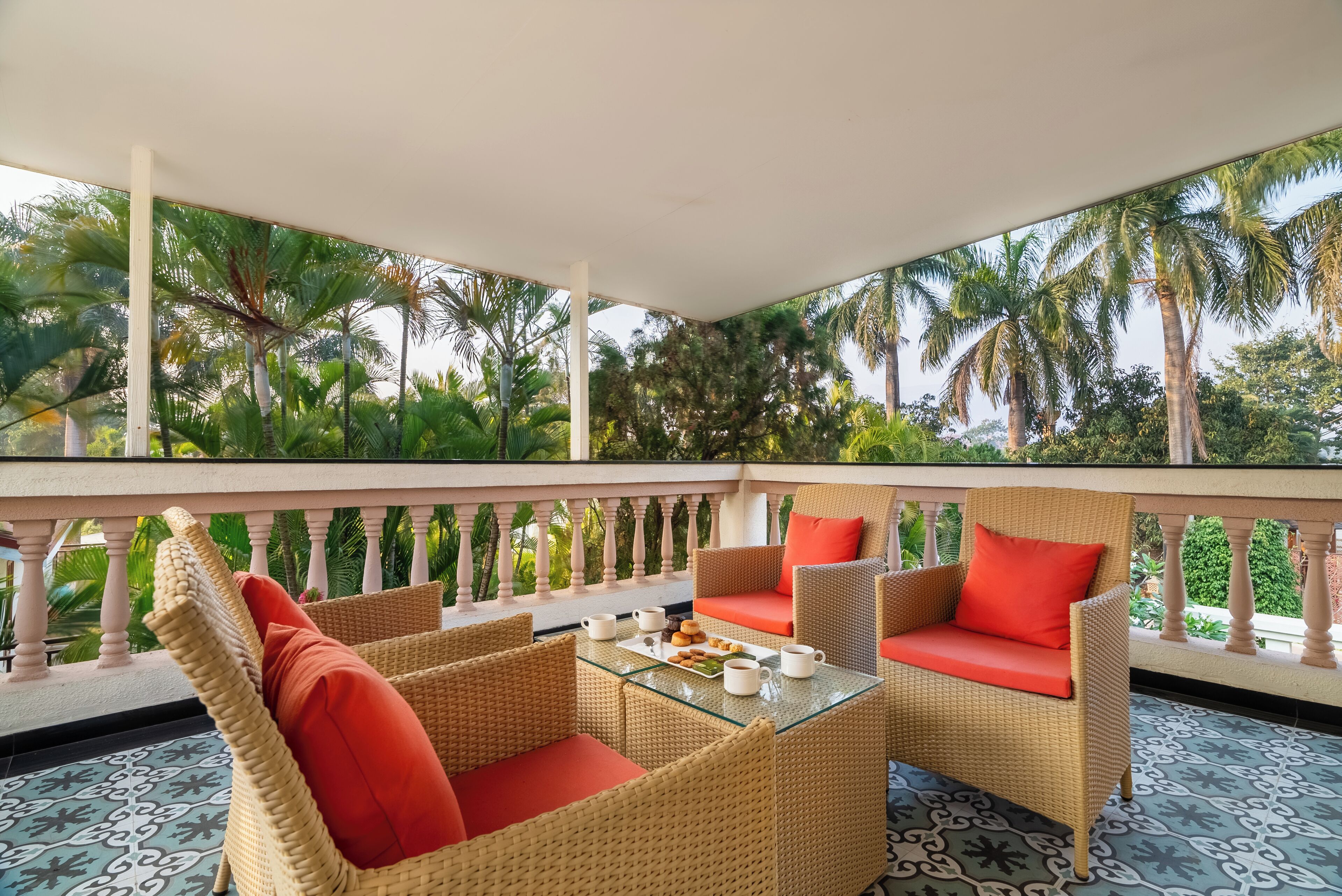 Amavi 3 Bedroom Villa | Balcón