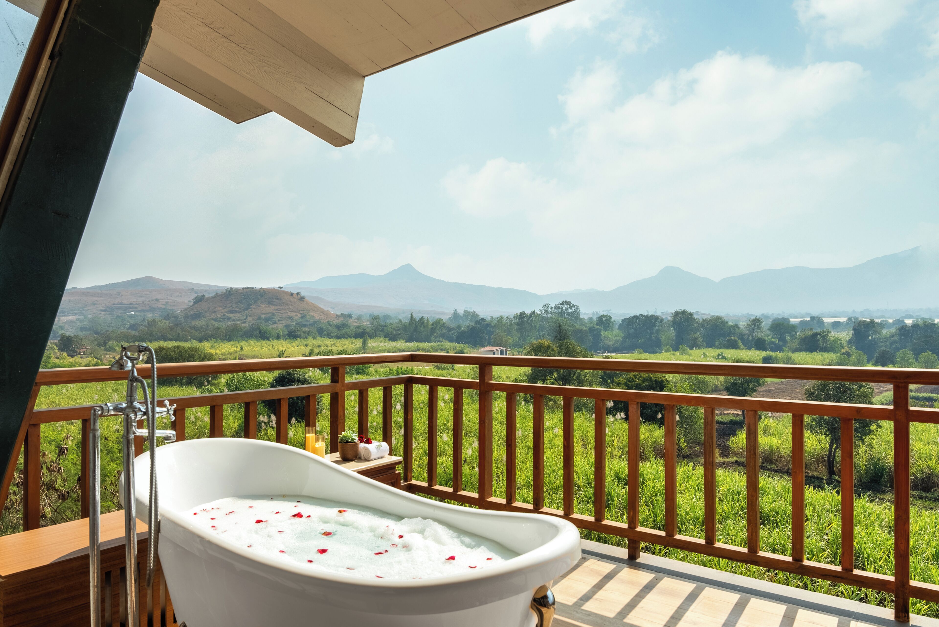 Avyana Skyvilla with Open Air Bathtub | Deep-soaking bathtub