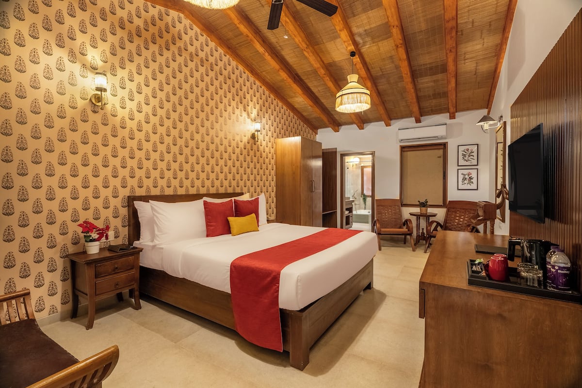 In-room safe, desk, blackout curtains, free WiFi