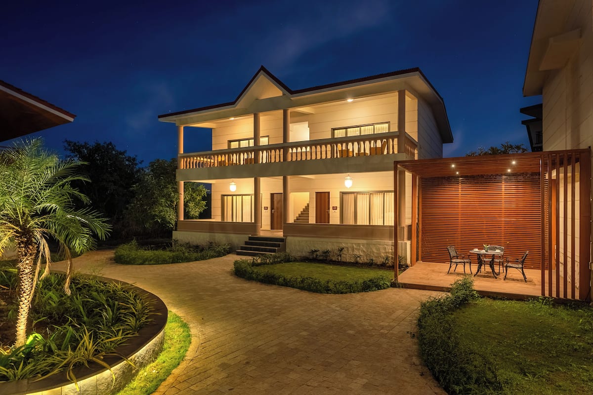 In-room safe, desk, blackout curtains, free WiFi