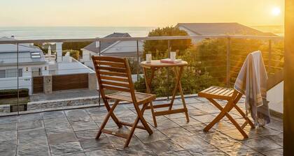 Zoete Zitje | Dual-home coastal escape in Voëlklip