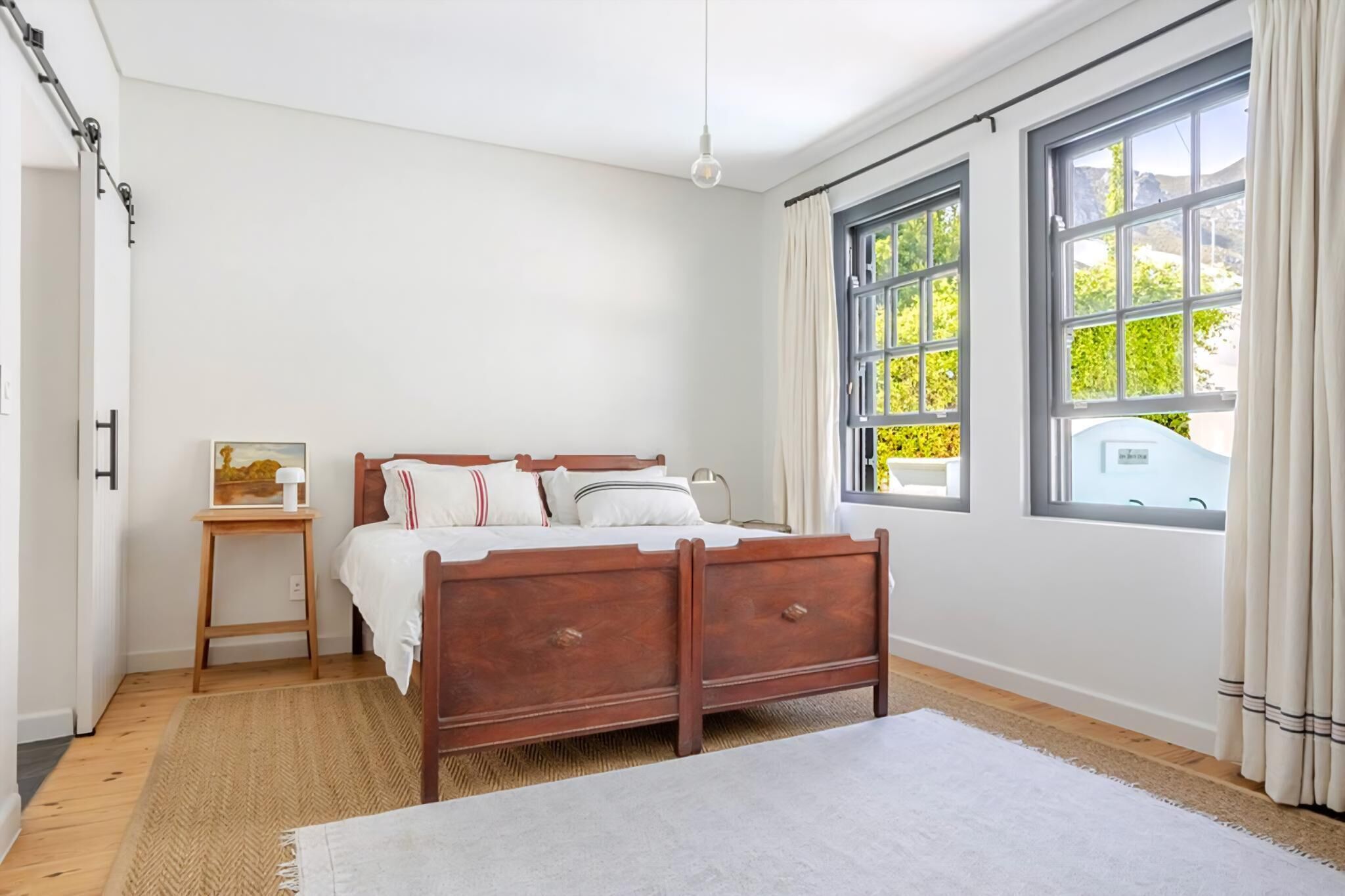 5 bedrooms, desk, iron/ironing board, free WiFi