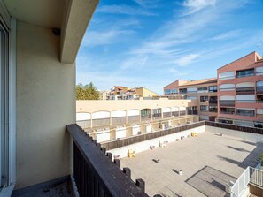 Property grounds - Charming studio for 2 people, pool view, balcony (Agde)
