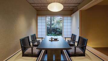 Townhome, Garden View | Dining