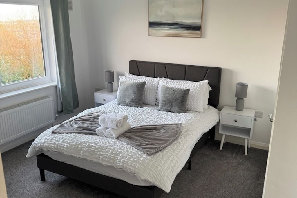 3 Schlafzimmer, Bügeleisen/Bügelbrett, WLAN, Bettwäsche