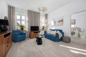 TV - Apartment on the Market Square | In the Heart of the Old Town (Wrocław)